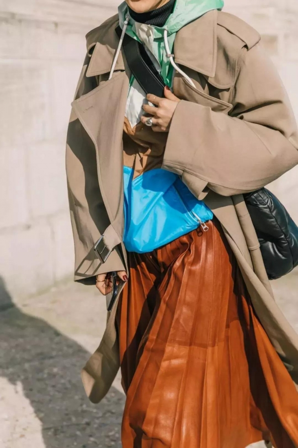 女生冬天穿什么颜色好看 今年冬天流行穿什么颜色衣服