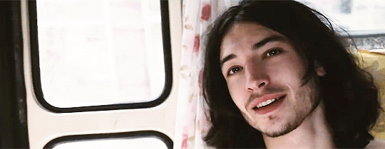 ezra miller 女装 ezra miller 壁花少年