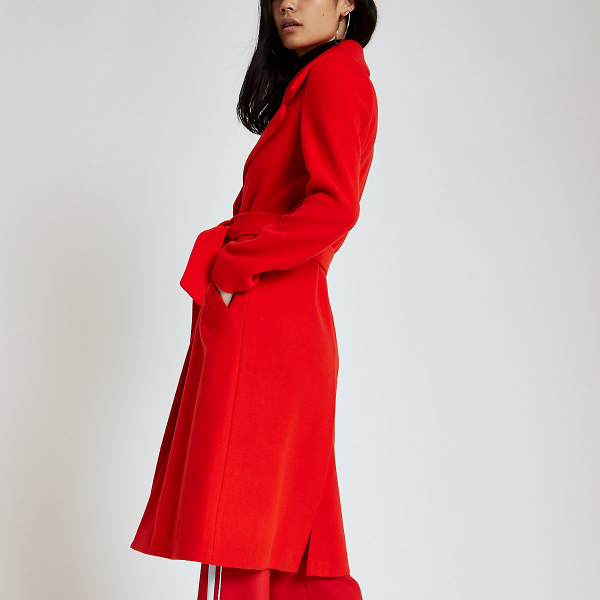 皮肤黑穿什么颜色衣服 皮肤黑穿什么颜色的衣服好看