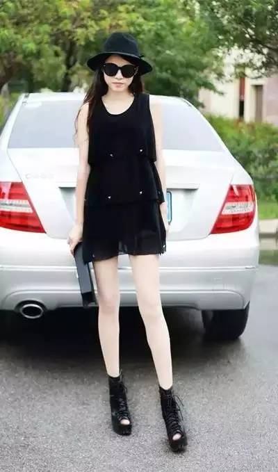 女生衣服怎么搭配鞋子图片