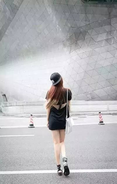 女生衣服怎么搭配鞋子图片