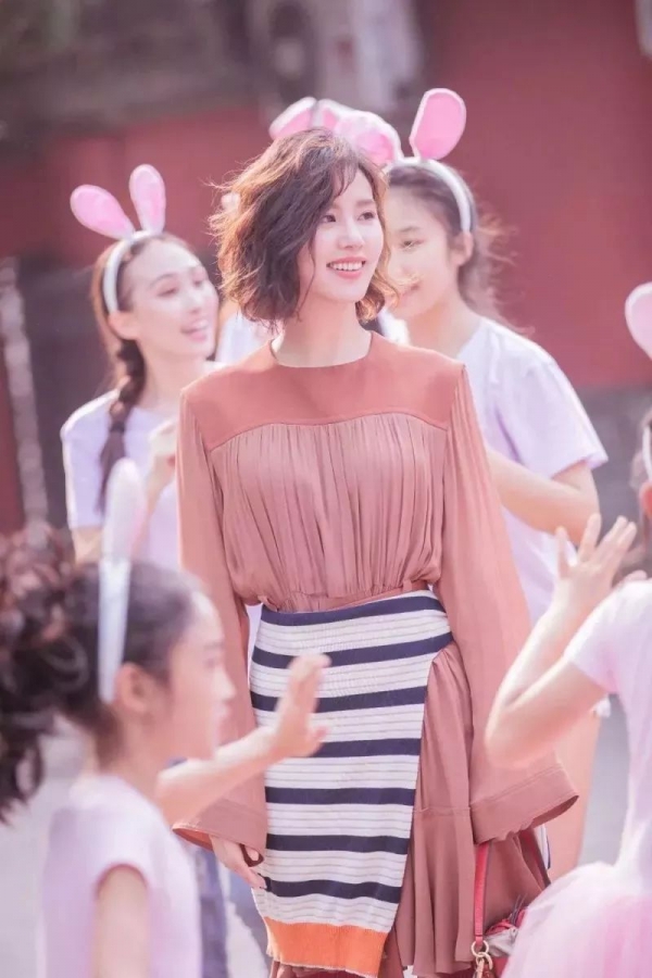 裙子套裙子