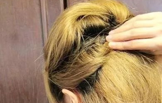 短烫发的简单扎法 短烫发的简单扎法图片
