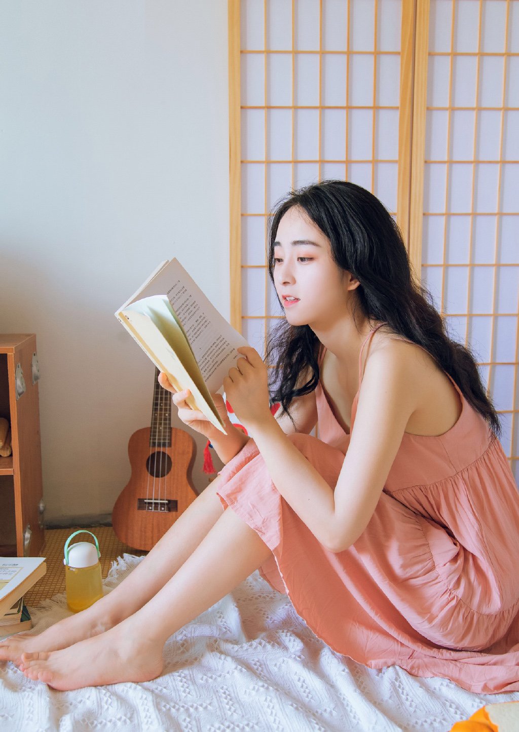 粉嫩美女性感私房写真图片