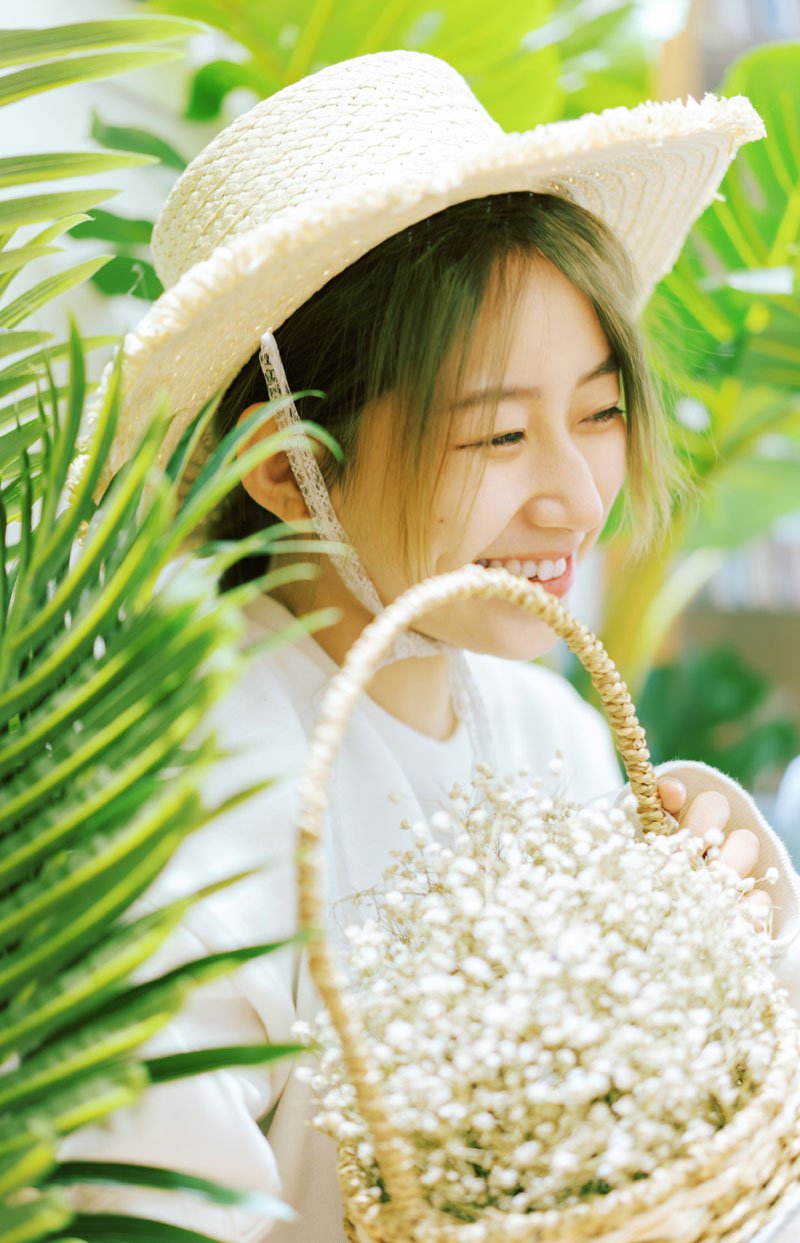 清新美女治愈系户外写真图片