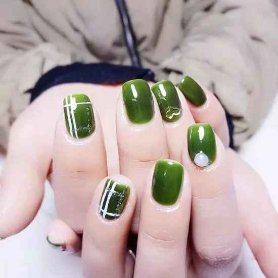 气质显白的美甲图片