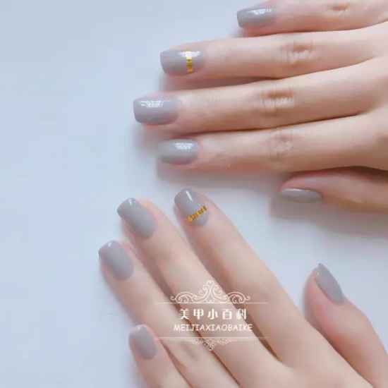 春天适合什么颜色美甲