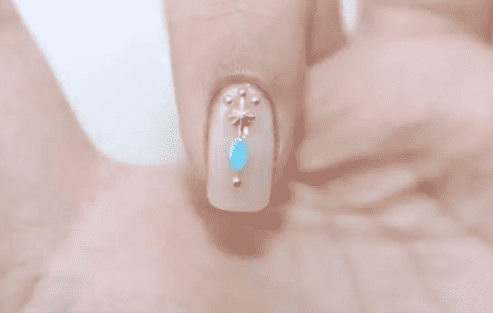 亮片马眼美甲教程 亮片马眼美甲怎么做