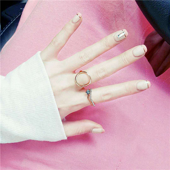 秋季法式美甲图片 秋天法式美甲图片