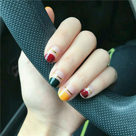 秋季法式美甲图片 秋天法式美甲图片