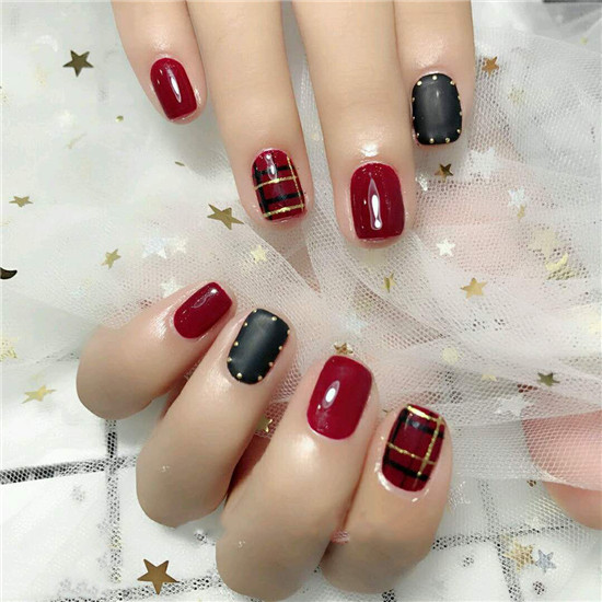 冬天条纹美甲图片 冬季条纹美甲图片