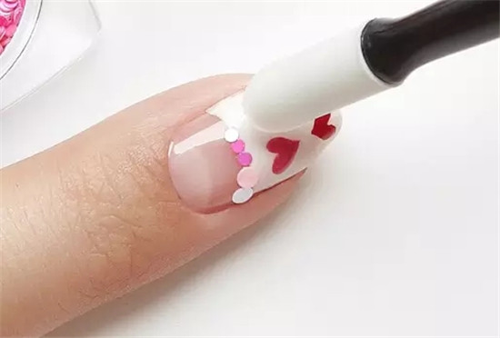 爱心美甲教程 爱心美甲怎么做