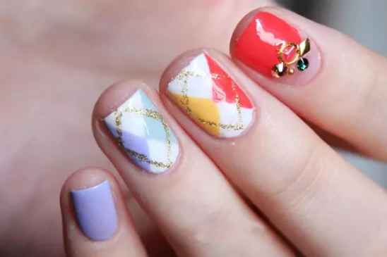 格子美甲图片