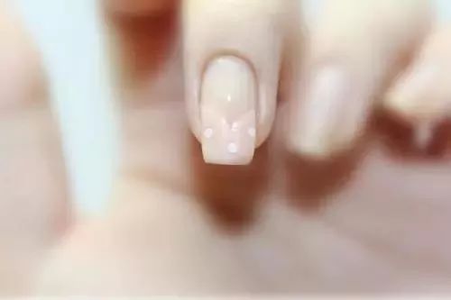 蕾丝美甲图片