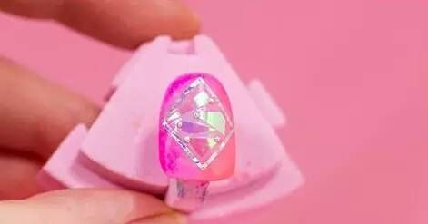 渐变美甲怎么做