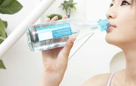只喝水不吃饭能减肥吗 只喝水不吃饭能瘦多少