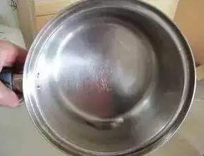 如何去除锅外的污垢 教你几招清洗干净锅底