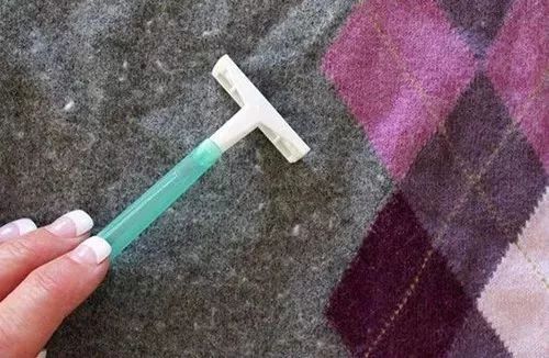 毛衣扎人怎么办 毛衣掉毛怎么办小窍门