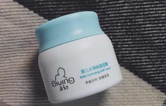 脸上起皮用什么护肤品 脸上起皮用什么比较好