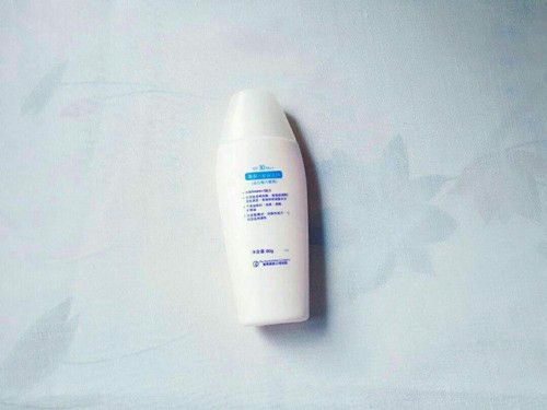 油皮适合的防晒霜 痘油皮适合的防晒霜