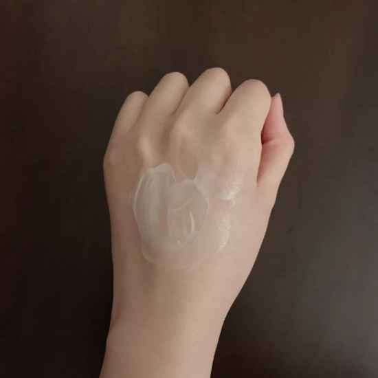 眼睛周围只能涂眼霜吗 眼周只能涂眼霜吗别的不能擦吗