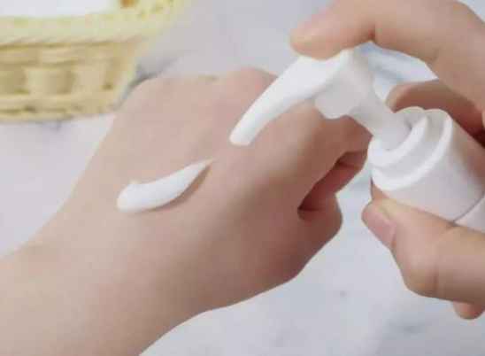 冬天涂身体乳如何不冷 冬天涂身体乳冷怎么办