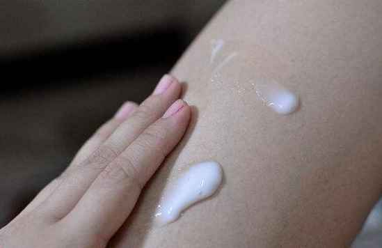 身体乳搓泥是为什么 身体乳搓泥的原因