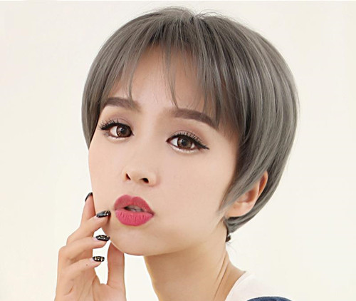 卷发比直发显老吗 直发显小还是卷发显小