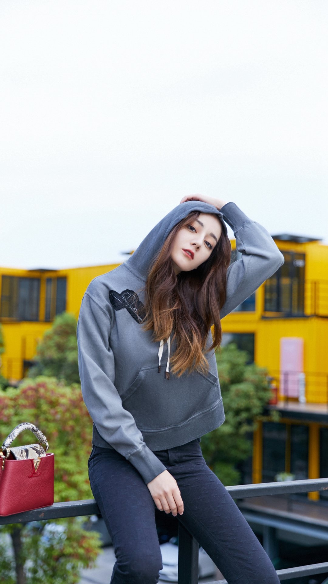 迪丽热巴清秀甜美写真高清手机壁纸