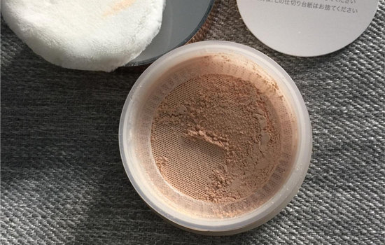 硅胶的粉扑好上妆吗 硅胶的粉扑好用吗