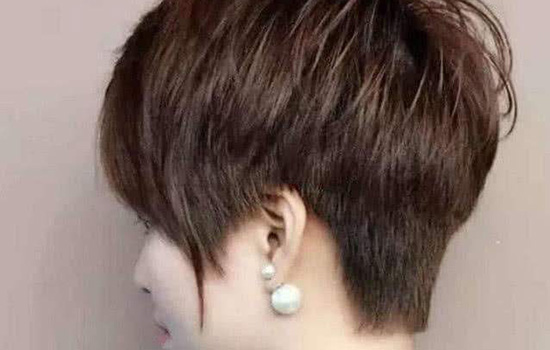发根蓬松烫叫什么发型