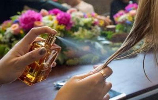 染完头发可以用吹风机吹吗