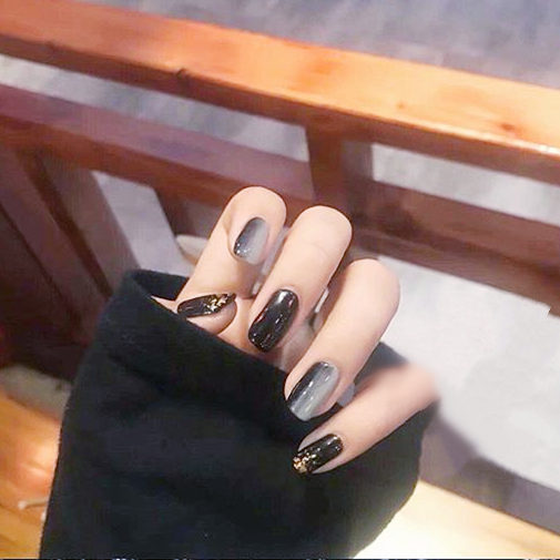 方圆形黑色竖形渐变金箔美甲图片美甲款式