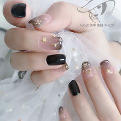 方圆形渐变黑色星月美甲图片美甲款式