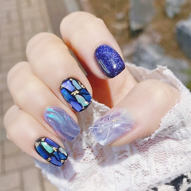 方圆形蓝色晕染水波纹贝壳片金箔美甲图片美甲款式